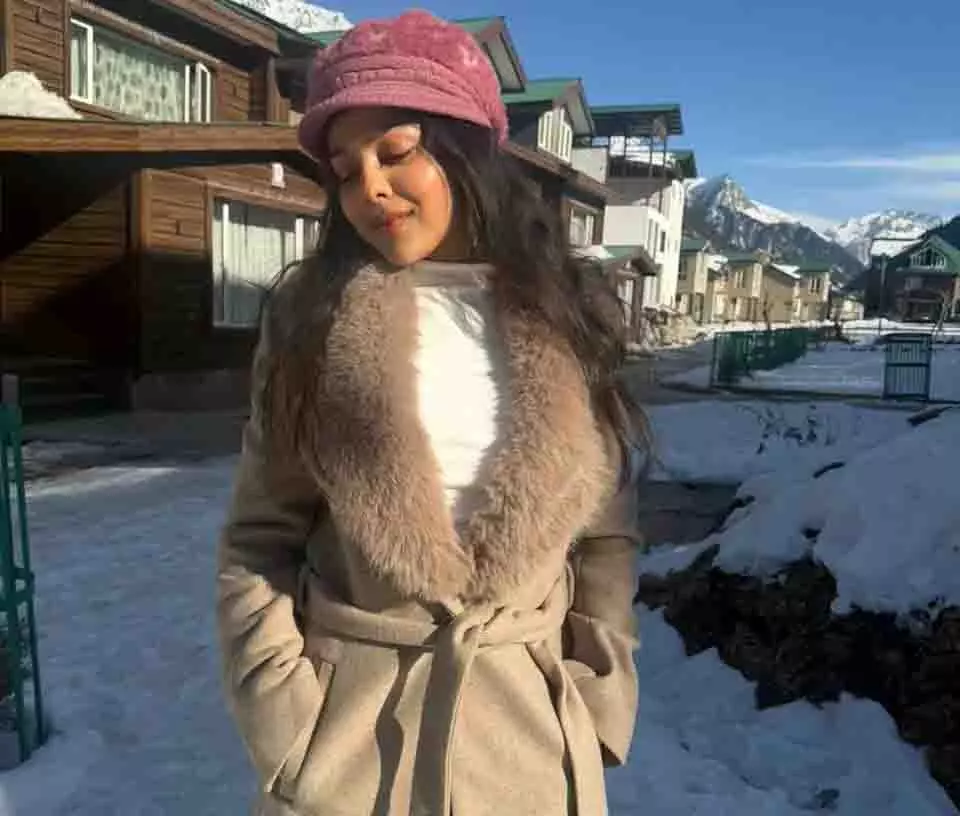 Niharika चौकसे ने कश्मीर शूटिंग पर जताई खुशी और एक्साइटमेंट Niharika चौकसे ने कश्मीर शूटिंग पर जताई खुशी और एक्साइटमेंट