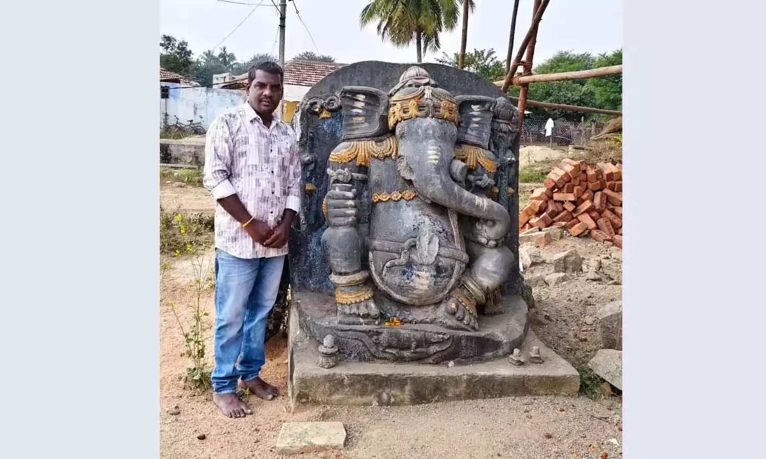 Telangana में बड़ी पुरातात्विक खोज: सिद्दीपेट में मिली भगवान गणेश की 11वीं सदी की दुर्लभ मूर्ति Telangana में बड़ी पुरातात्विक खोज: सिद्दीपेट में मिली भगवान गणेश की 11वीं सदी की दुर्लभ मूर्ति
