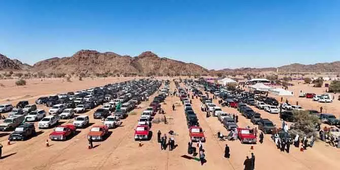Saudi Arabia ने रचा इतिहास: हेल में 501 गाड़ियों के साथ बना सबसे बड़ा ऑफ-रोड काफिला Saudi Arabia ने रचा इतिहास: हेल में 501 गाड़ियों के साथ बना सबसे बड़ा ऑफ-रोड काफिला
