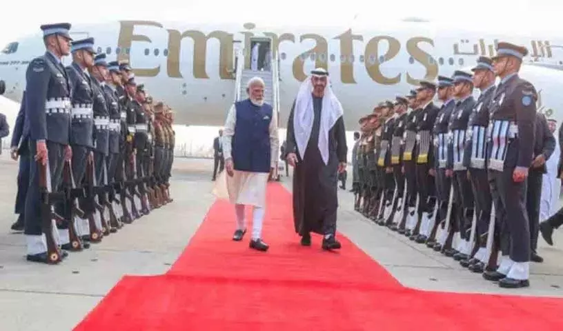 UAE के प्रेसिडेंट अल नाहयान दिल्ली पहुंचे, तनाव के बीच PM मोदी ने किया स्वागत UAE के प्रेसिडेंट अल नाहयान दिल्ली पहुंचे, तनाव के बीच PM मोदी ने किया स्वागत
