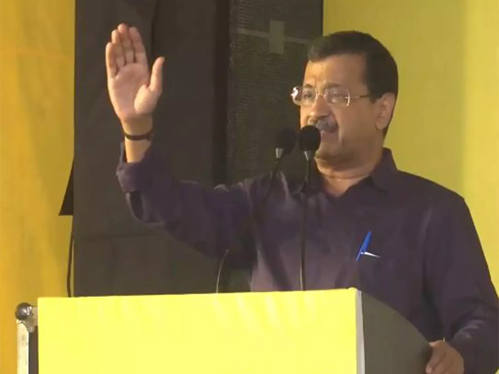 डर टूट रहा है, लोग बोलने लगे: Kejriwal डर टूट रहा है, लोग बोलने लगे: Kejriwal