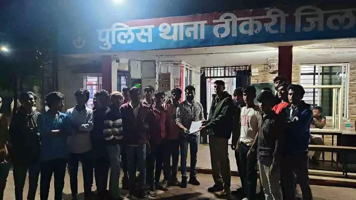 Thikri में अवैध शराब बिक्री से कुआन निवासी गुस्से में Thikri में अवैध शराब बिक्री से कुआन निवासी गुस्से में