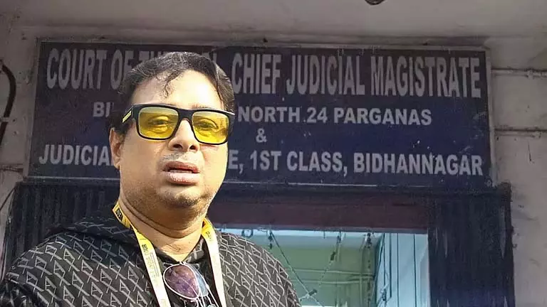 Satadru Dutta को एक महीने से ज़्यादा जेल में बिताने के बाद कंडीशनल बेल मिली Satadru Dutta को एक महीने से ज़्यादा जेल में बिताने के बाद कंडीशनल बेल मिली