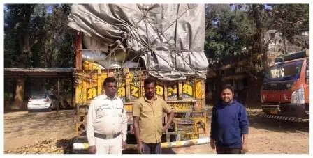 कुनकुरी में झारखंड से आ रही 500 बोरी अवैध धान जब्त कुनकुरी में झारखंड से आ रही 500 बोरी अवैध धान जब्त