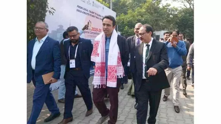 केंद्रीय मंत्री ने औपचारिक शिक्षा के साथ कौशल विकास को जोड़ने पर ध्यान दिया