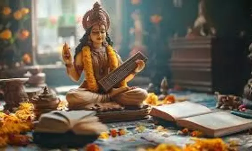 Basant Panchami 2026 Daan: बसंत पंचमी पर किताबों के दान से मिलती है माता की कृपा Basant Panchami 2026 Daan: बसंत पंचमी पर किताबों के दान से मिलती है माता की कृपा