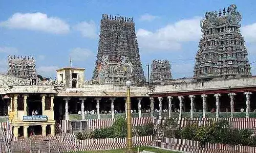 Meenakshi सुंदरेश्वर मंदिर में थेप्पम उत्सव का झंडा कल फहराया जाएगा