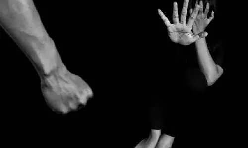 Bhopal : गबन की रिपोर्ट करने पर महिला जेल गार्ड पर हमला
