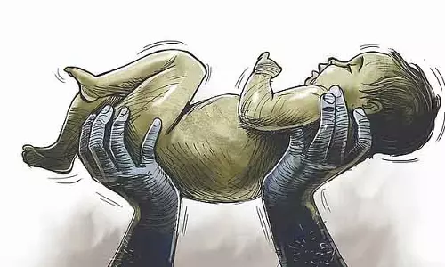 Dharwad : माता-पिता नवजात बच्चे को खेत में छोड़ गए; कुत्ते ने पैर का अंगूठा काट लिया Dharwad : माता-पिता नवजात बच्चे को खेत में छोड़ गए; कुत्ते ने पैर का अंगूठा काट लिया