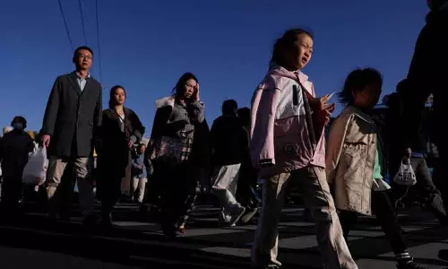 China की जन्म दर ऐतिहासिक निचले स्तर पर, डेमोग्राफिक स्लाइड जारी China की जन्म दर ऐतिहासिक निचले स्तर पर, डेमोग्राफिक स्लाइड जारी