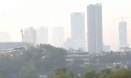 Mumbai : शहर में सुबह धूप खिली, धुंध की पतली परत; AQI 224 पर अनहेल्दी कैटेगरी में पहुंचा Mumbai : शहर में सुबह धूप खिली, धुंध की पतली परत; AQI 224 पर अनहेल्दी कैटेगरी में पहुंचा