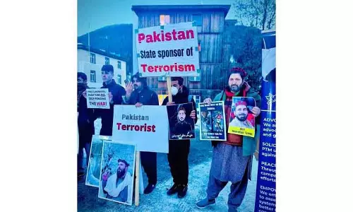 दावोस में पश्तून ग्रुप और एक्टिविस्ट्स ने Pakistan के अत्याचारों का विरोध किया