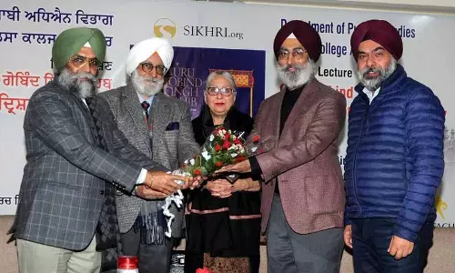 Punjab: गुरु गोबिंद सिंह के साहित्य को समझना Punjab: गुरु गोबिंद सिंह के साहित्य को समझना