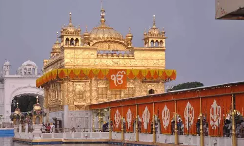 ऑल इंडिया रेडियो ने Amritsar के स्वर्ण मंदिर से दो घंटे का सुबह का गुरबानी ब्रॉडकास्ट शुरू किया