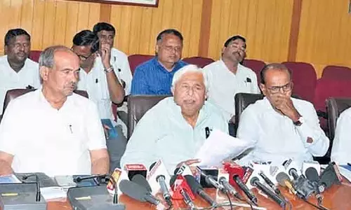 लक्कुंडी को जल्द ही UNESCO हेरिटेज साइट का दर्जा दिया जाएगा: टूरिज्म मिनिस्टर एच के पाटिल लक्कुंडी को जल्द ही UNESCO हेरिटेज साइट का दर्जा दिया जाएगा: टूरिज्म मिनिस्टर एच के पाटिल