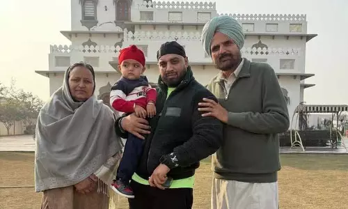 Imran Khan ने मनसा में सिद्धू मूसेवाला के परिवार से मुलाकात की, छोटे भाई ‘छोटा सिद्धू’ से मुलाकात की