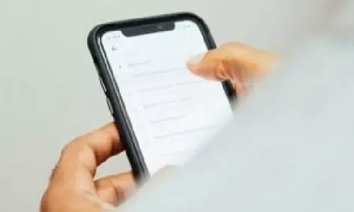 Smartphone उपयोग को लेकर अमेरिकी सांसद की चिंता