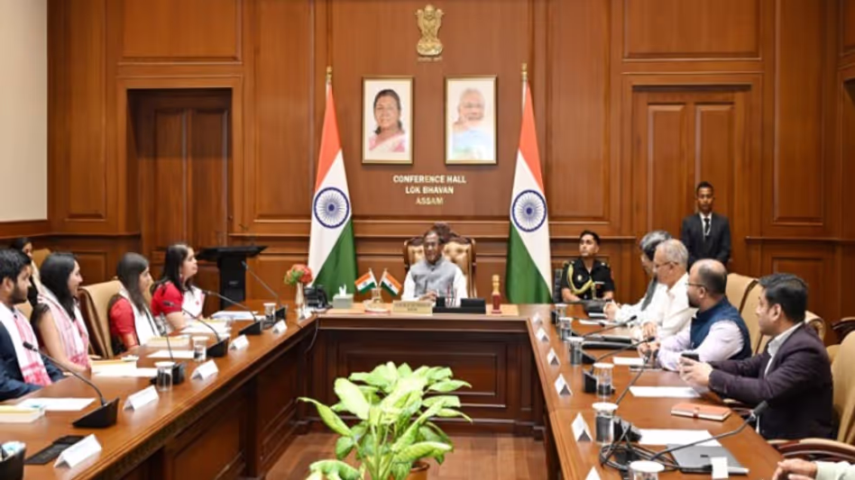 असम के राज्यपाल ने IFS ट्रेनी से मुलाकात के दौरान डिप्लोमेसी की भूमिका पर ज़ोर दिया असम के राज्यपाल ने IFS ट्रेनी से मुलाकात के दौरान डिप्लोमेसी की भूमिका पर ज़ोर दिया