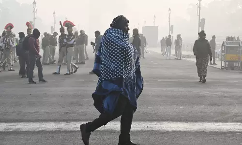 Delhi की हवा की गुणवत्ता सुधरकर बहुत खराब श्रेणी में पहुंची