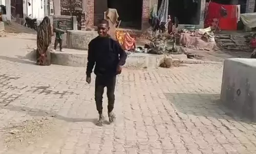 Ghazipur: बुखार के बाद अचानक बढ़ी दिव्यांगों की संख्या Ghazipur: बुखार के बाद अचानक बढ़ी दिव्यांगों की संख्या