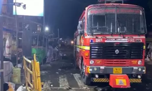 Kallakurichi में त्योहार के दौरान हीलियम सिलेंडर फटने से एक की मौत, कई घायल Kallakurichi में त्योहार के दौरान हीलियम सिलेंडर फटने से एक की मौत, कई घायल