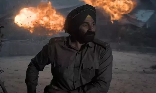 Border 2 बॉक्स ऑफिस: पहले दिन ज़बरदस्त कमाई Border 2 बॉक्स ऑफिस: पहले दिन ज़बरदस्त कमाई