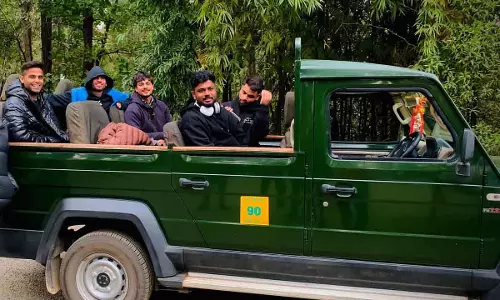 Indian क्रिकेटर सूर्यकुमार यादव, संजू सैमसन और अन्य पेंच टाइगर रिजर्व में जंगल सफारी का आनंद लेते देखे गए Indian क्रिकेटर सूर्यकुमार यादव, संजू सैमसन और अन्य पेंच टाइगर रिजर्व में जंगल सफारी का आनंद लेते देखे गए