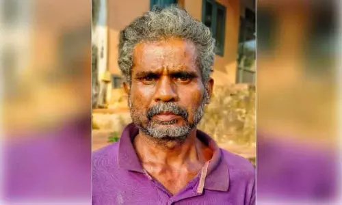 Kerala : बड़े भाई की हत्या की कोशिश के मामले में आरोपी को हिरासत में भेजा गया Kerala : बड़े भाई की हत्या की कोशिश के मामले में आरोपी को हिरासत में भेजा गया