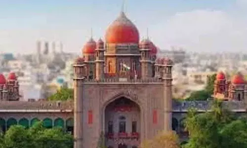 तेलंगाना हाई कोर्ट ने Ticket की कीमत बढ़ाने पर सीवी आनंद के खिलाफ अवमानना ​​कार्रवाई का आदेश दिया