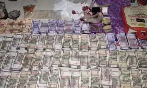 Angul: 30 ग्राम ब्राउन शुगर, 26 लाख रुपये जब्त Angul: 30 ग्राम ब्राउन शुगर, 26 लाख रुपये जब्त