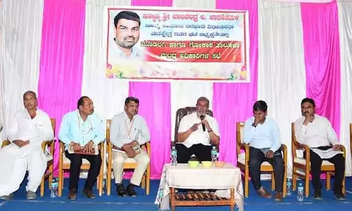अवैध शराब बेचने वालों के खिलाफ कार्रवाई करें: Balachandra Jarkiholi अवैध शराब बेचने वालों के खिलाफ कार्रवाई करें: Balachandra Jarkiholi