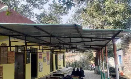 Jawali में असुरक्षित स्कूल बिल्डिंग छात्रों और शिक्षकों की जान के लिए खतरा Jawali में असुरक्षित स्कूल बिल्डिंग छात्रों और शिक्षकों की जान के लिए खतरा