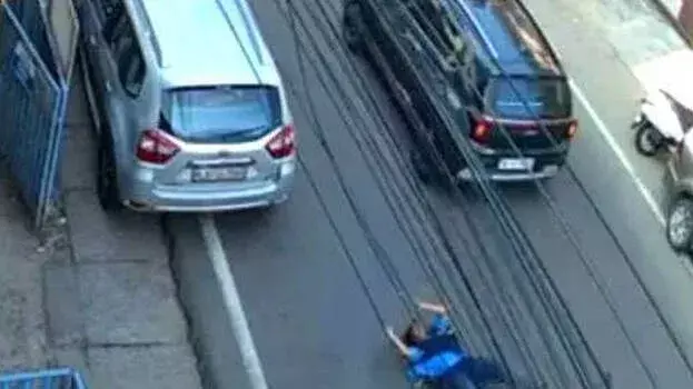 Kerala: एलमक्कारा एक्सीडेंट केस में देर से आया मोड़; नए CCTV फुटेज से रहस्य सुलझा Kerala: एलमक्कारा एक्सीडेंट केस में देर से आया मोड़; नए CCTV फुटेज से रहस्य सुलझा
