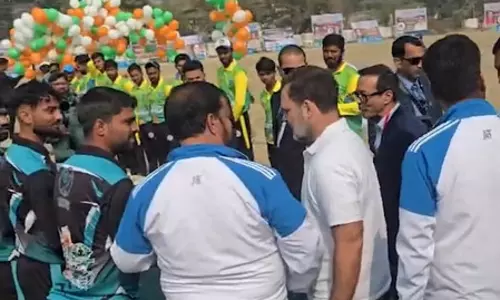 राहुल गांधी ने किया क्रिकेट टूर्नामेंट का उद्घाटन राहुल गांधी ने किया क्रिकेट टूर्नामेंट का उद्घाटन