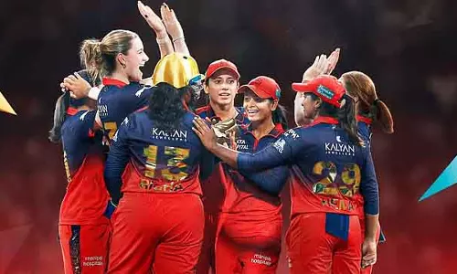 WPL 2026: RCB ने इतिहास रचा, बिना हारे प्लेऑफ में पहुंची फाइनल में पहुंचने का सुनहरा मौका WPL 2026: RCB ने इतिहास रचा, बिना हारे प्लेऑफ में पहुंची फाइनल में पहुंचने का सुनहरा मौका
