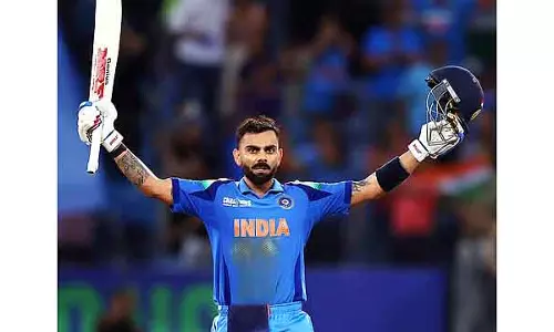 स्टेडियम में फैंस के नारों पर Virat Kohli का रिएक्शन स्टेडियम में फैंस के नारों पर Virat Kohli का रिएक्शन