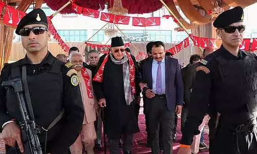 हमने भारत के लिए गोलियां खाई हैं, दोबारा सामना करने के लिए तैयार हैं: Farooq Abdullah हमने भारत के लिए गोलियां खाई हैं, दोबारा सामना करने के लिए तैयार हैं: Farooq Abdullah