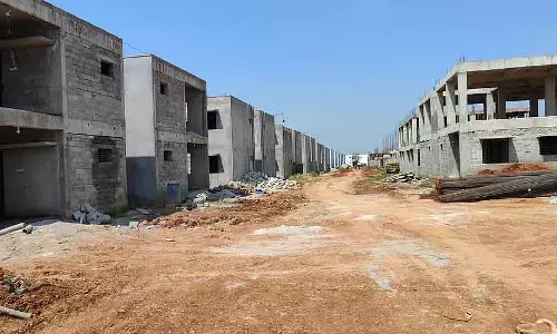 Haveri: ₹33 लाख देने के बाद भी छत नहीं मिली