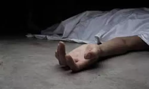 Kolkata: SIR नोटिस से मानसिक तनाव में व्यक्ति ने की आत्महत्या Kolkata: SIR नोटिस से मानसिक तनाव में व्यक्ति ने की आत्महत्या
