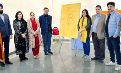 Sanjeev Verma ने “मेरा भारत, मेरा वोट” पर 3-दिवसीय पेंटिंग कैंप का उद्घाटन किया Sanjeev Verma ने “मेरा भारत, मेरा वोट” पर 3-दिवसीय पेंटिंग कैंप का उद्घाटन किया