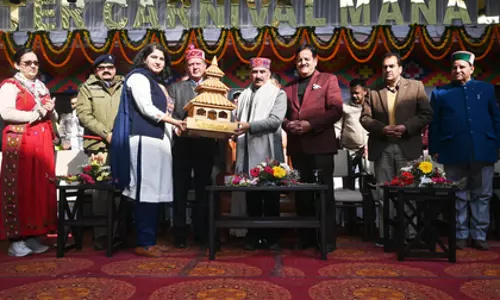 Himachal के सीएम ने मनाली विंटर कार्निवल का उद्घाटन किया