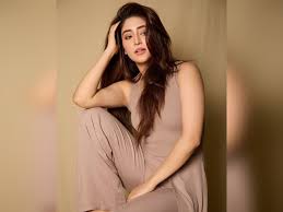Shivangi जोशी ने इंडस्ट्री के लोगों को डेट करने पर खुलकर बात की