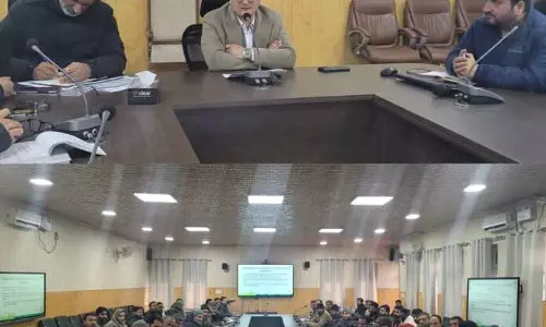 डीसी ने बारामूला जिले में KCC मामलों की स्थिति की समीक्षा की