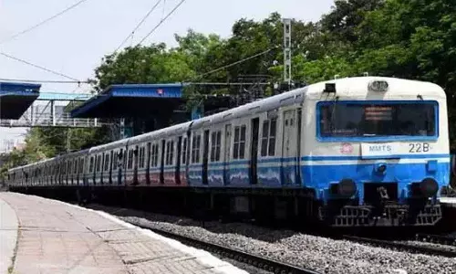 यात्रियों ने शमशाबाद एयरपोर्ट तक MMTS एक्सटेंशन की मांग की यात्रियों ने शमशाबाद एयरपोर्ट तक MMTS एक्सटेंशन की मांग की