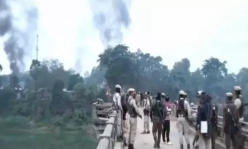Assam: बढ़ते तनाव के बीच चिरांग जिले में इंटरनेट सेवाएं सस्पेंड कर दी गईं Assam: बढ़ते तनाव के बीच चिरांग जिले में इंटरनेट सेवाएं सस्पेंड कर दी गईं