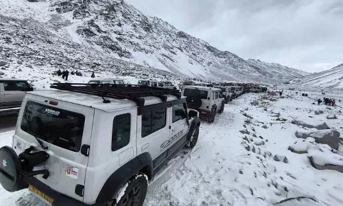 ताज़ा बर्फबारी के बाद Shinkula में पर्यटकों के लिए एडवाइज़री जारी ताज़ा बर्फबारी के बाद Shinkula में पर्यटकों के लिए एडवाइज़री जारी