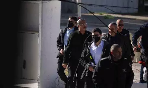 Israel की बड़ी कार्रवाई: ईस्ट जेरूसलम में यूएन रिफ्यूजी एजेंसी के दफ्तर पर चले बुलडोज़र Israel की बड़ी कार्रवाई: ईस्ट जेरूसलम में यूएन रिफ्यूजी एजेंसी के दफ्तर पर चले बुलडोज़र
