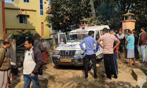Balasore मेडिकल कॉलेज के जूनियर क्लर्क का शव मिला, पारिवारिक विवाद का शक