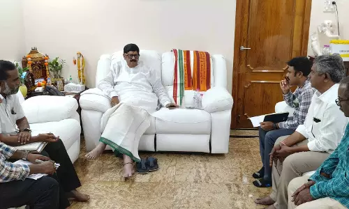 Atmakur Stadium के लिए ₹1.80 करोड़ मंजूर: मंत्री अनम रामनारायण का बड़ा फैसला Atmakur Stadium के लिए ₹1.80 करोड़ मंजूर: मंत्री अनम रामनारायण का बड़ा फैसला