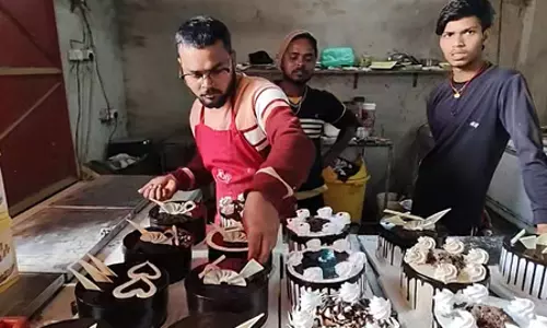 पीएमएफई योजना से शेखपुरा में बदली तस्वीर, बेकरी व्यवसाय से ग्रामीण बने आत्मनिर्भर, दे रहे रोजगार पीएमएफई योजना से शेखपुरा में बदली तस्वीर, बेकरी व्यवसाय से ग्रामीण बने आत्मनिर्भर, दे रहे रोजगार